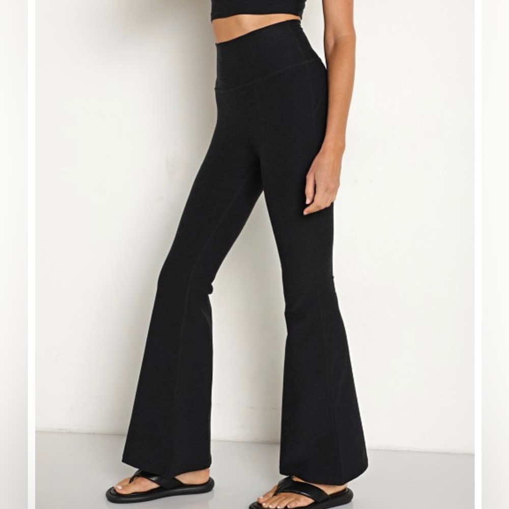 Beyond YOGA flare pants Black